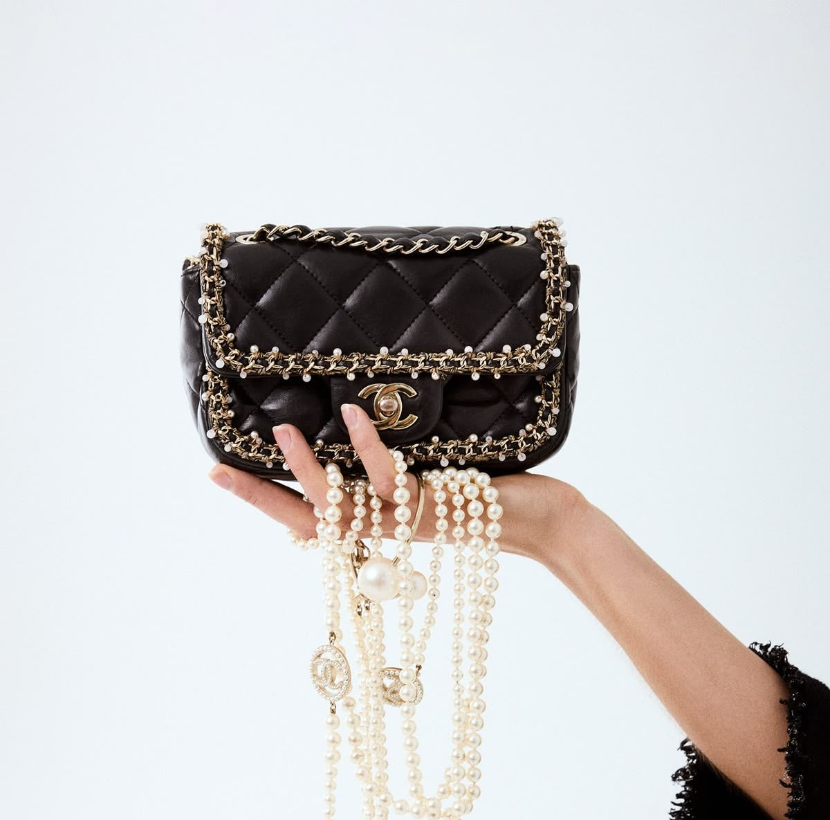 Handbags thatappreciate, quietly.