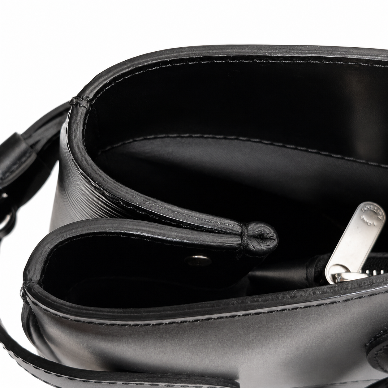 Louis Vuitton Passy Epi leather handbag
